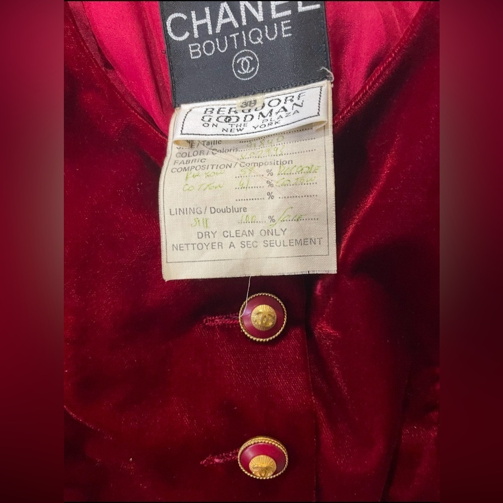 Chanel Vintage Runaway 1993 CC Buttons Single Breasted Coat Burgundy Velvet - Picture 11 of 17